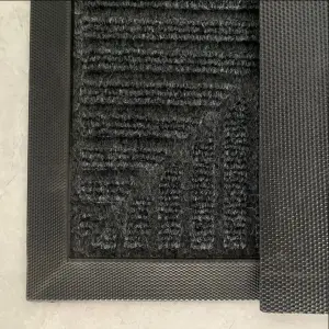 Solid Color PVC Hexagonal Carpet Floor Mat Bathroom and Corridor Carpet with Hollow Design for Home Use